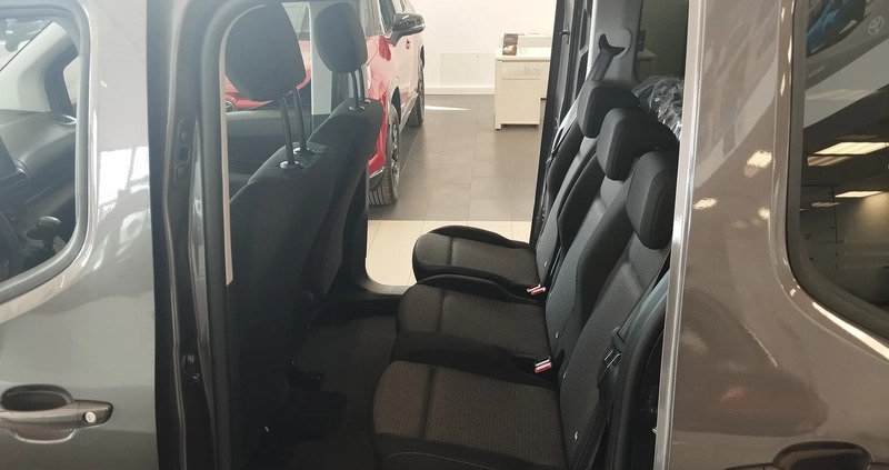 Toyota Proace City Verso cena 129900 przebieg: 4, rok produkcji 2024 z Debrzno małe 29